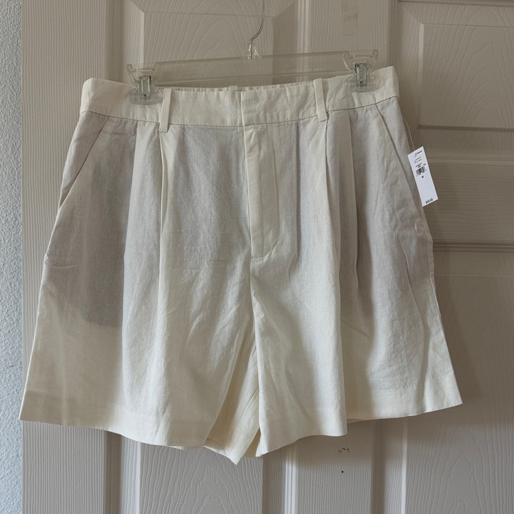 NWT GAP Off-White Linen Shorts